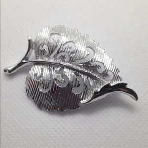 Vintage Gerry's Silver toned Brooch